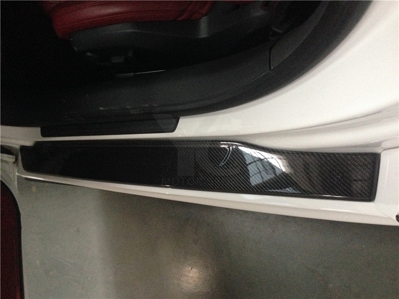 2008-2014 R8 Regula Style Side Door Sill