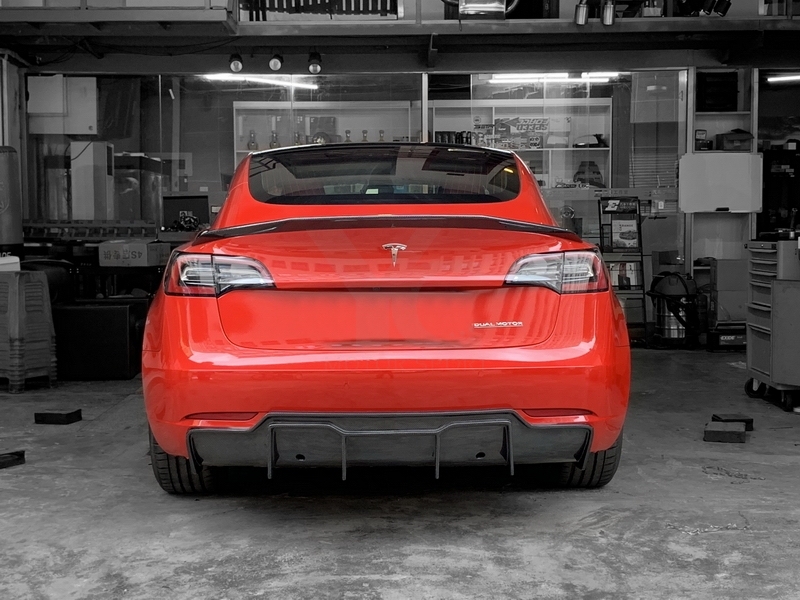 2018-2019 TESLA Model 3 YC DESIGN Style Rear Diffuser
