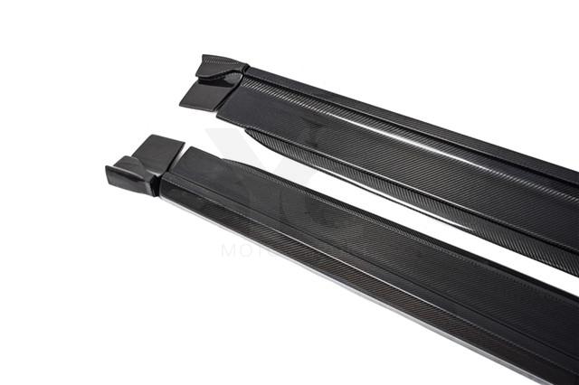 2018-2019 Lamborghini URUS TPC Style Side Skirts & Garnish Strip