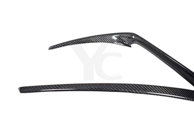 2018-2019 Lamborghini URUS TPC Style Rear Bumper Side Vents