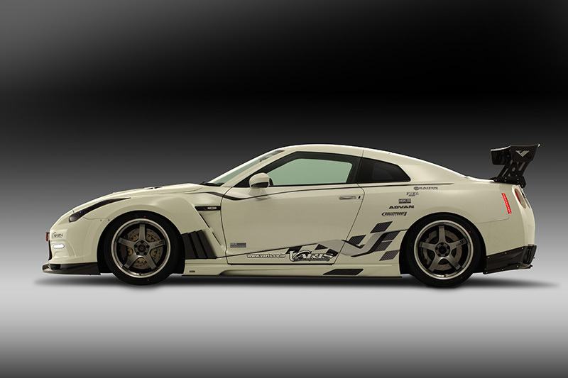 Nissan R35 GTR Side Skirt and Side Skirt Underboard 