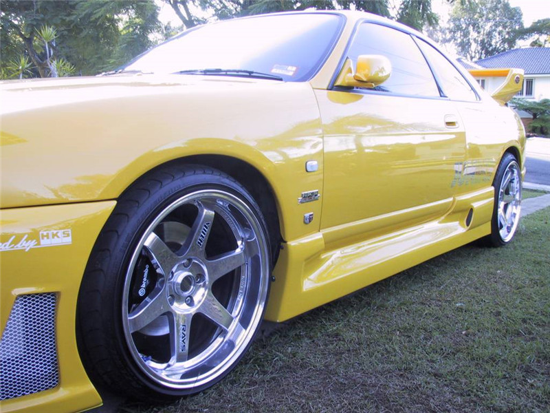 Nissan Skyline R33 JUN Style Fiberglass Side Skirts