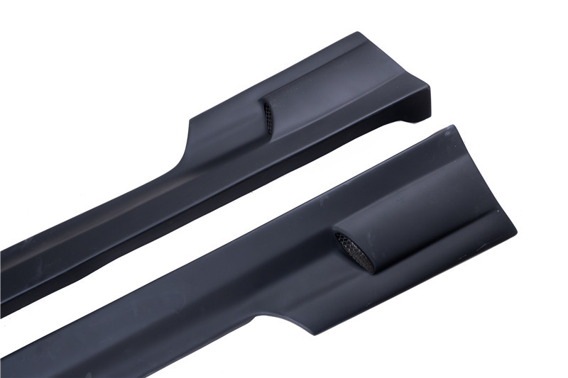 Nissan Skyline R33 JUN Style Fiberglass Side Skirts