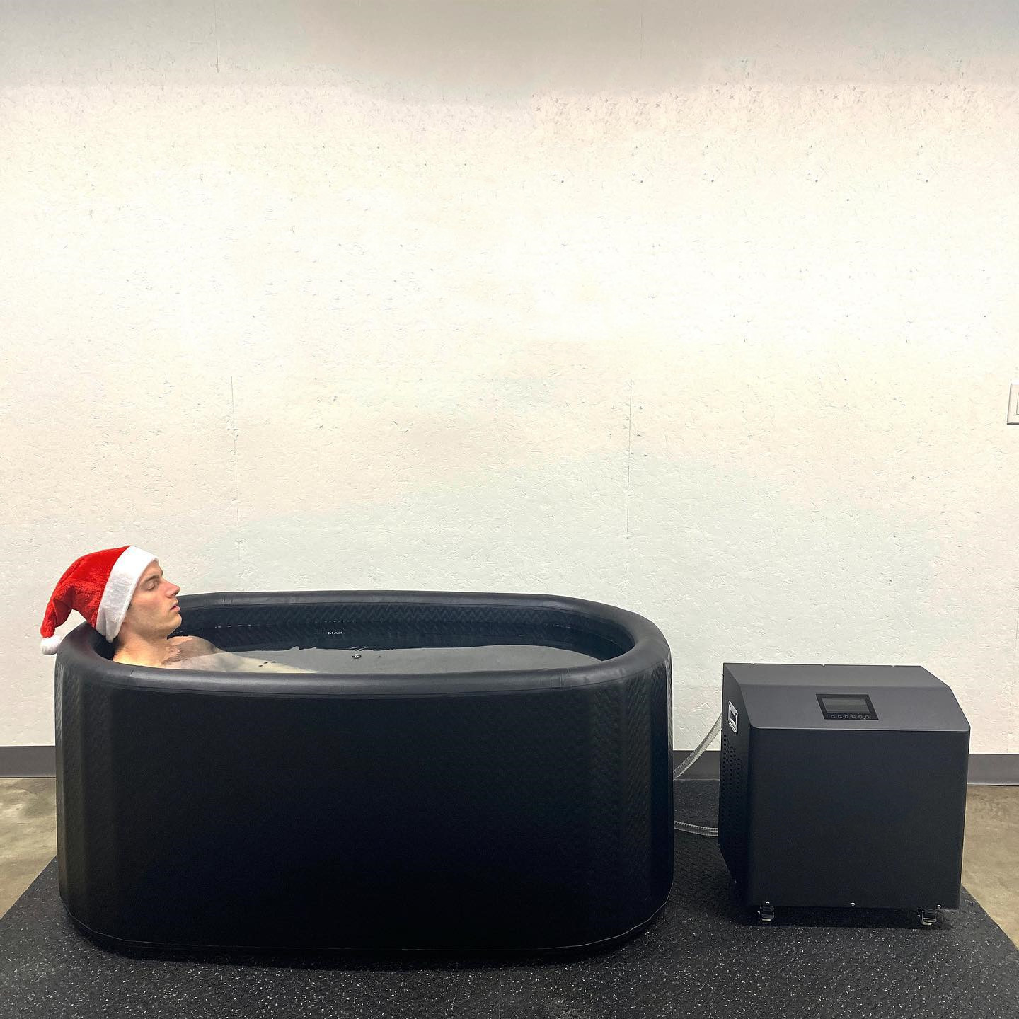 DWF Portable Inflatable Ice Bath Tub for Muscle Recovery Cold Therapy for Athletes and Home Use,Aftersea