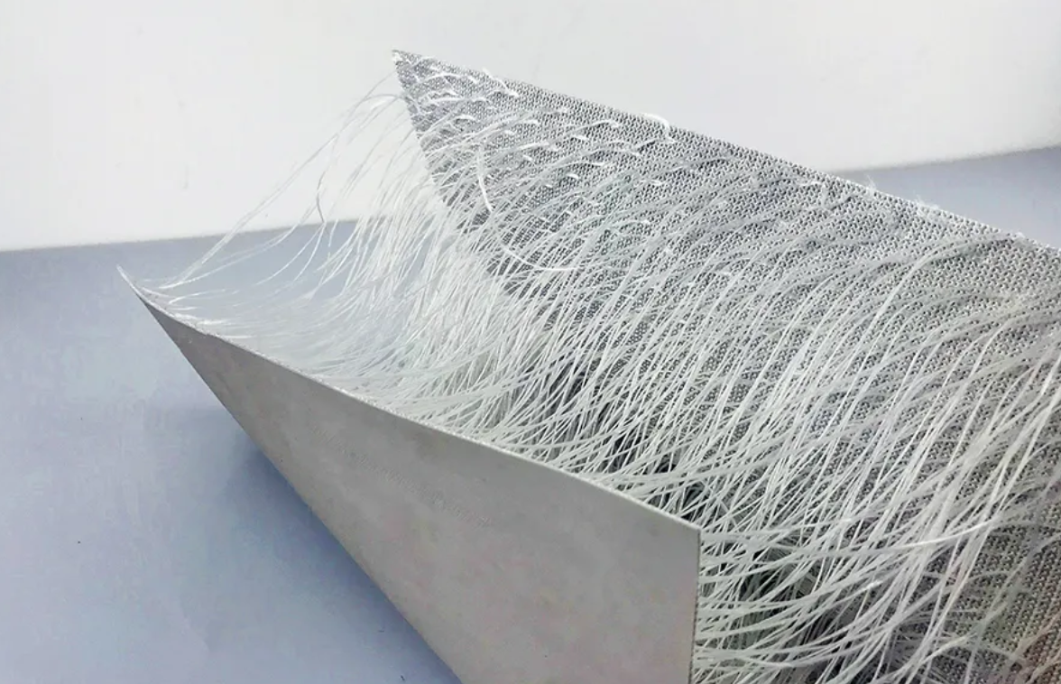 Cross-section of PVC and drop-stitch inflatable platform, emphasizing durability.