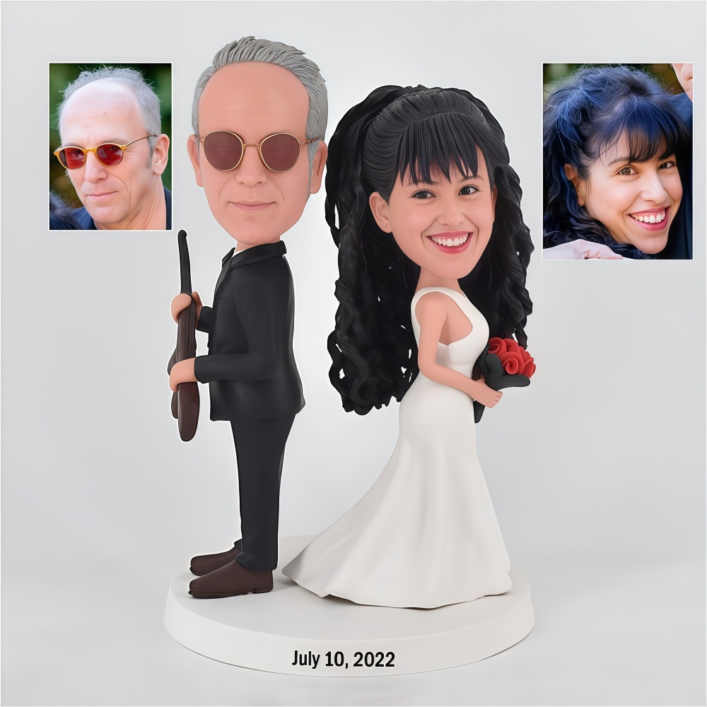 Custom The bride and groom stand back to back..Wedding Bobbleheads, Couple Custom Figure Bobblehead  Bride And Groom Cake Topper