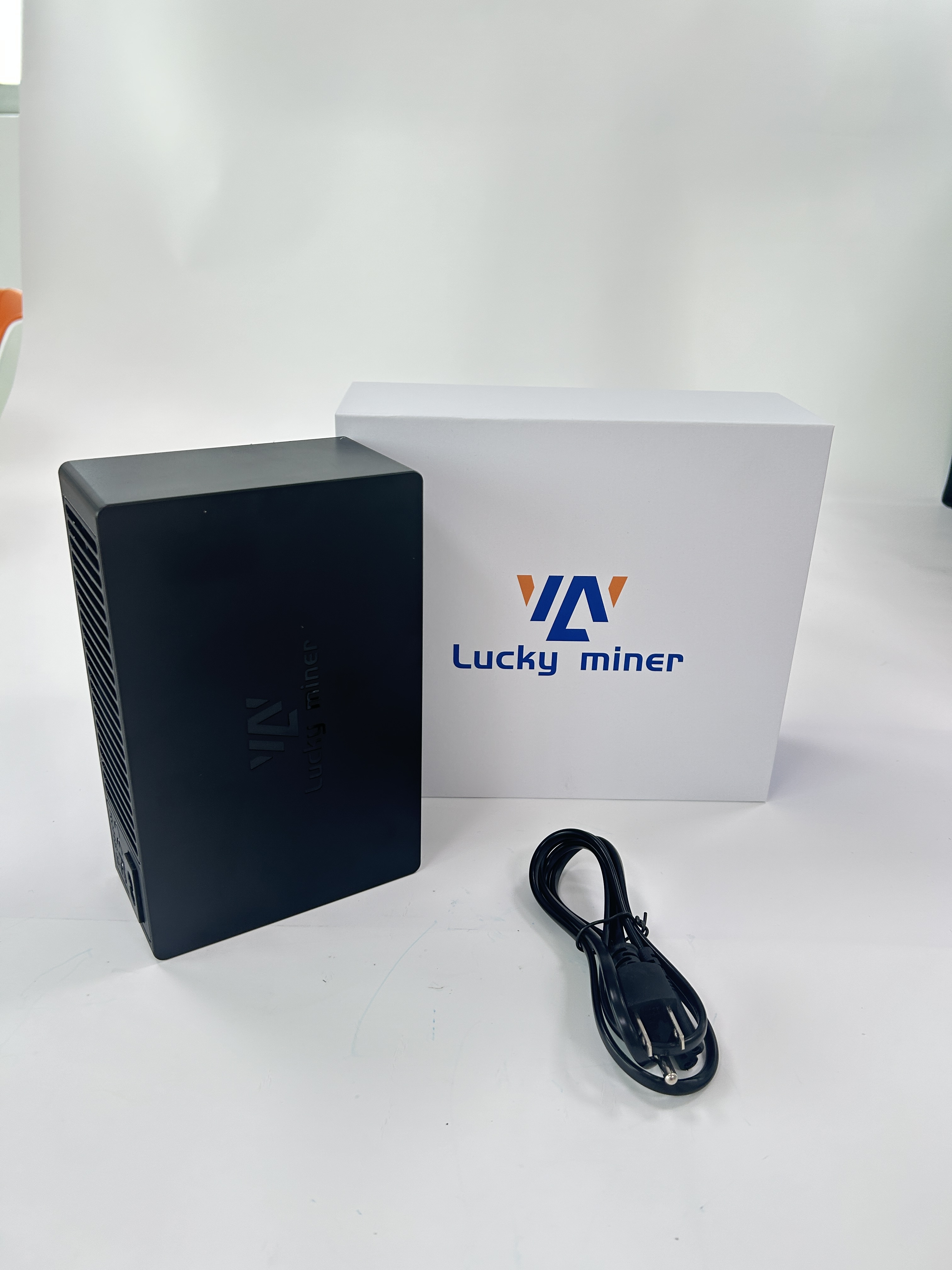 Lucky Miner Lv08 4.5T BTC Bitcoin Miner
