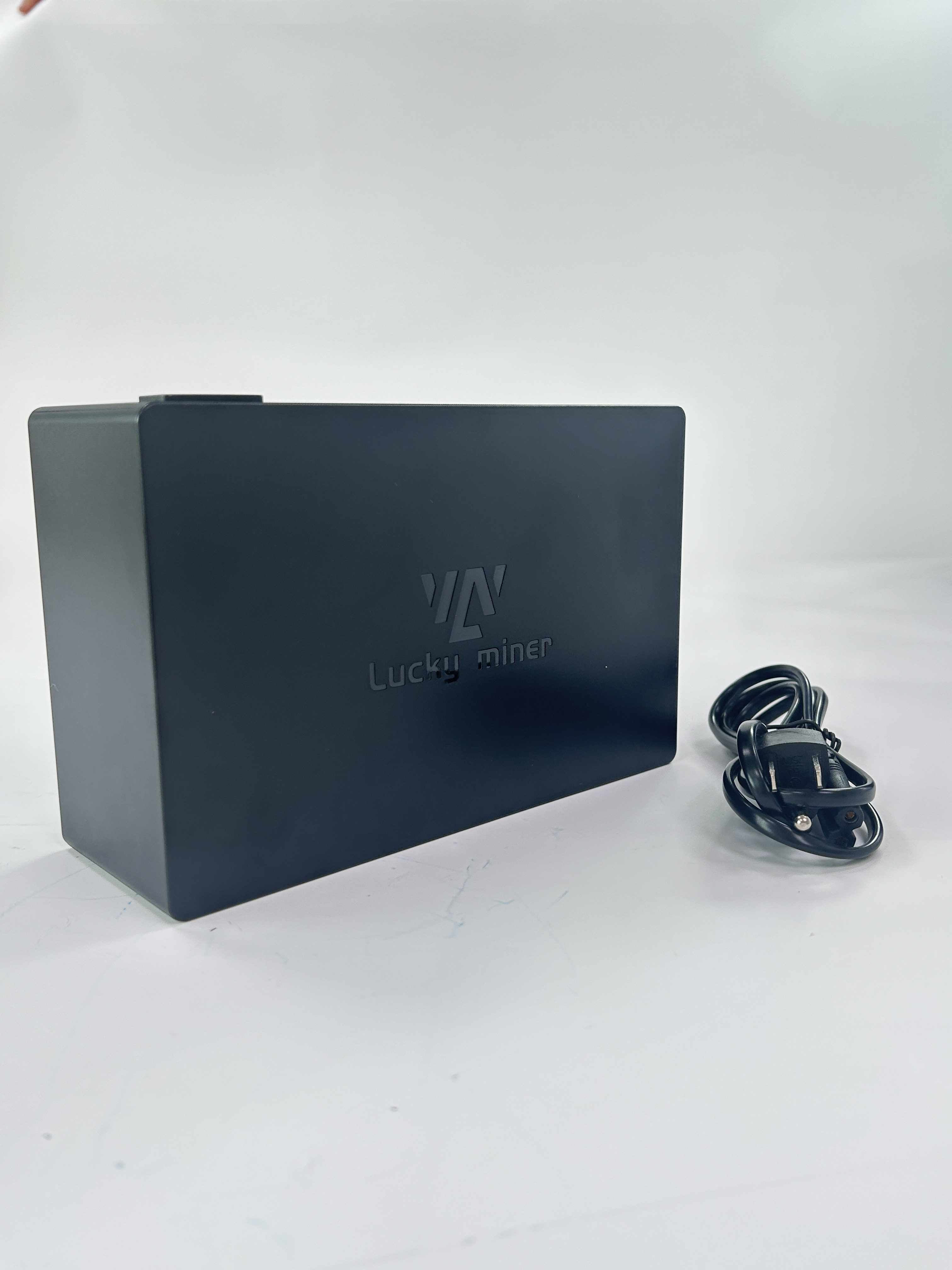 Lucky Miner Lv08 4.5T BTC Bitcoin Miner