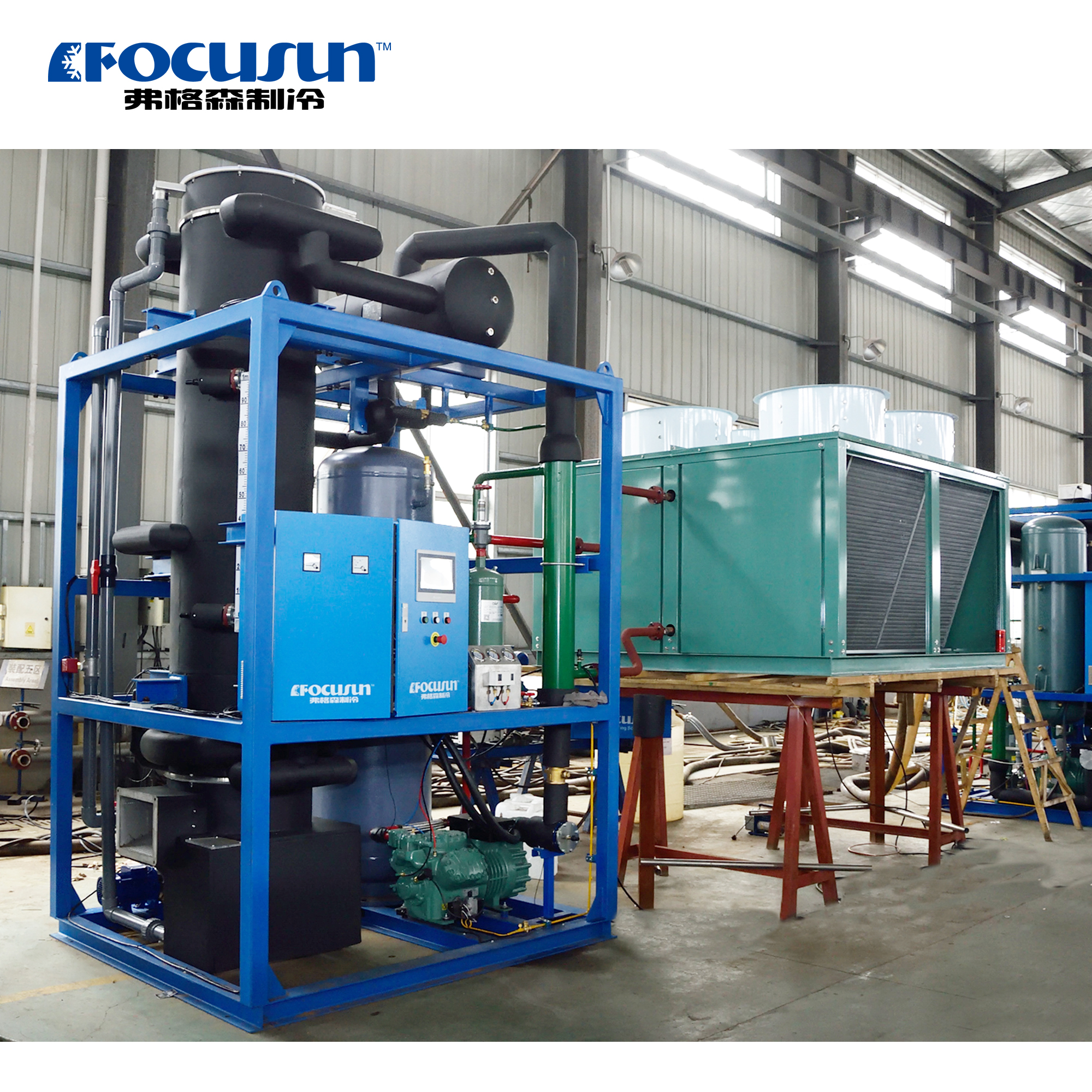 Focusun air-cooled tube ice machine with plug-and-play design for easy installation in standard commercial settings.
