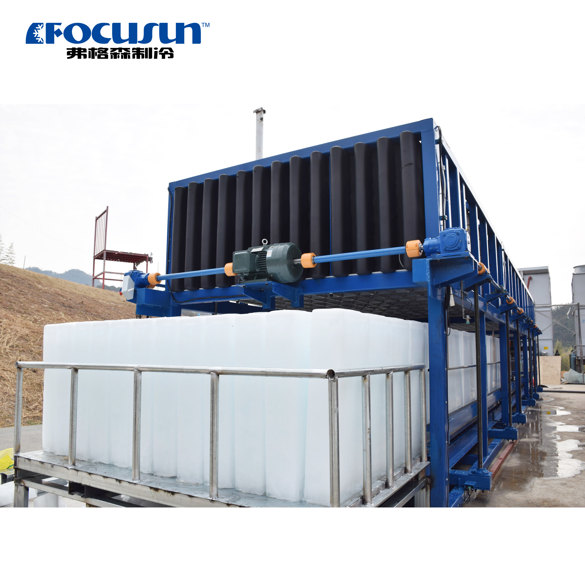 Dense ice blocks produced by a Focusun direct cooling system for long-distance seafood transport.