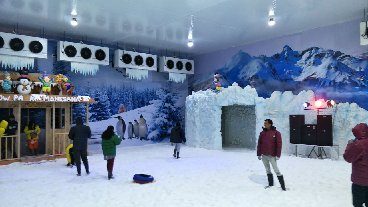 Floor water drainage design for real snow meltwater control
