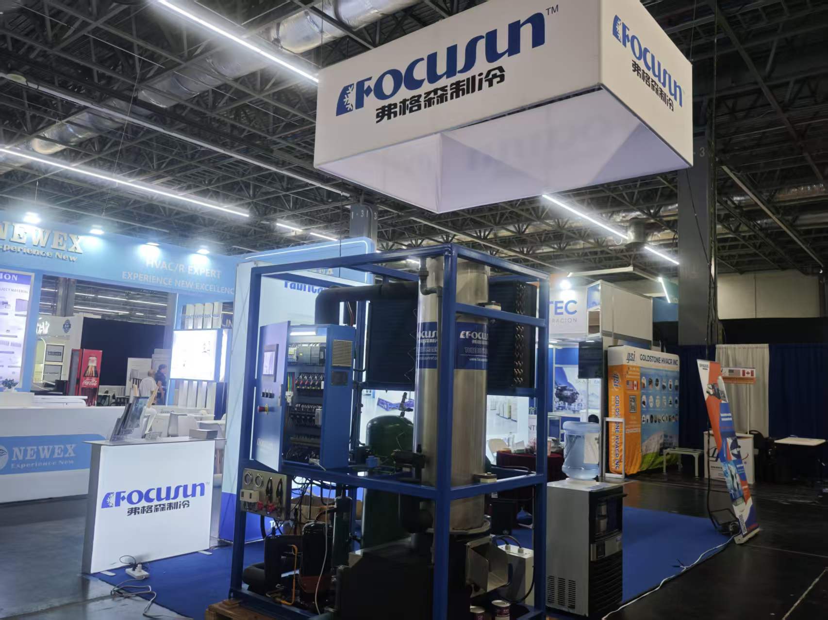 Focusun 1-ton tube ice machine displayed at AHR Expo M&eacute;xico 2026