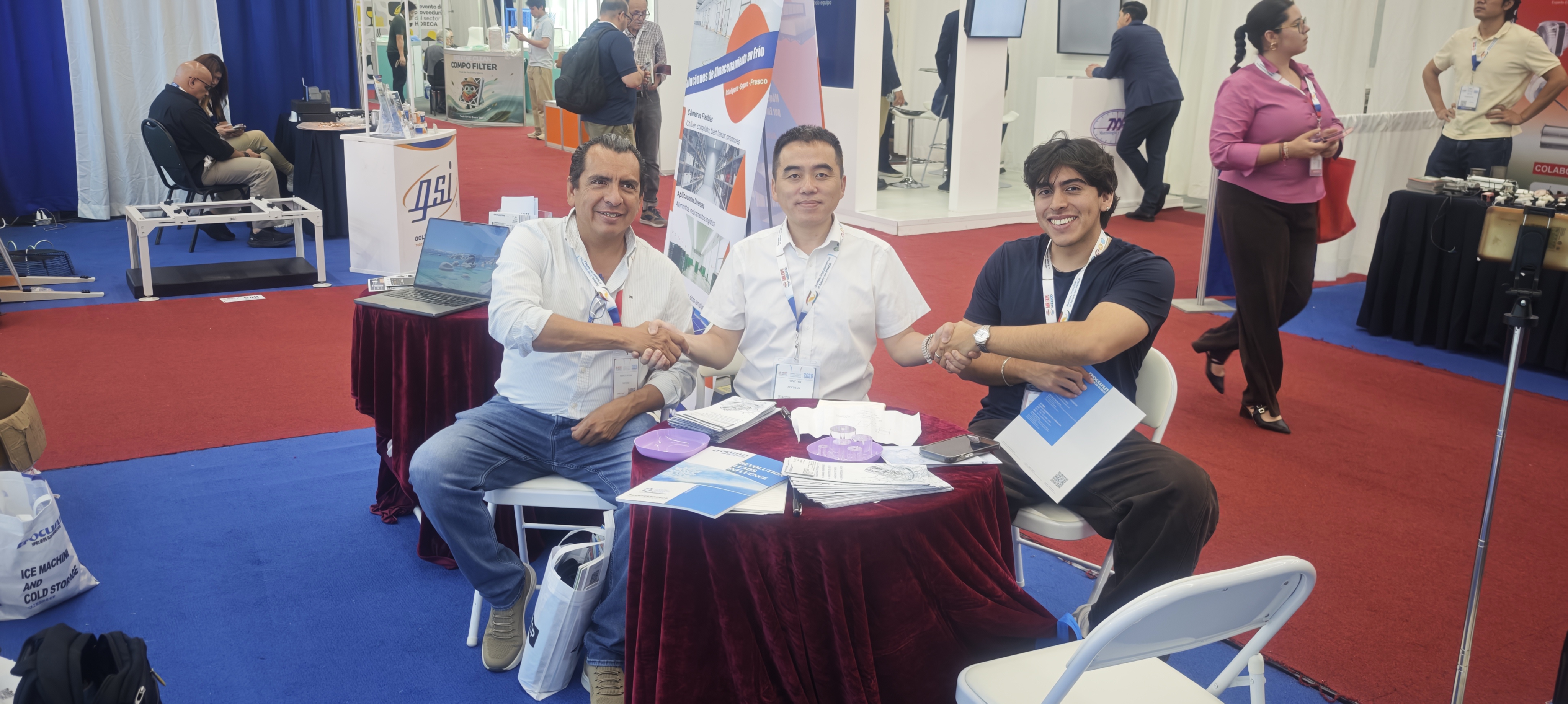 Focusun team welcoming visitors at Booth 648 during AHR Expo M&eacute;xico 2026