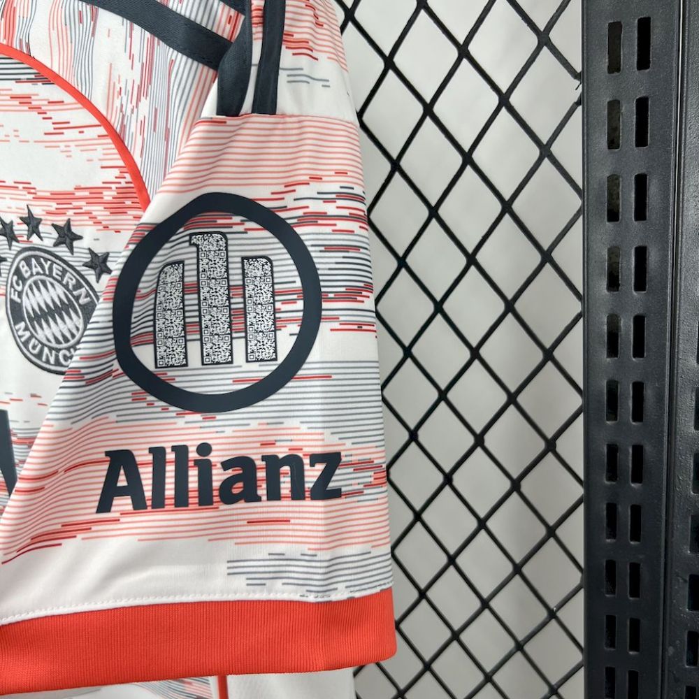 Bayern 25/26 away kit fan version