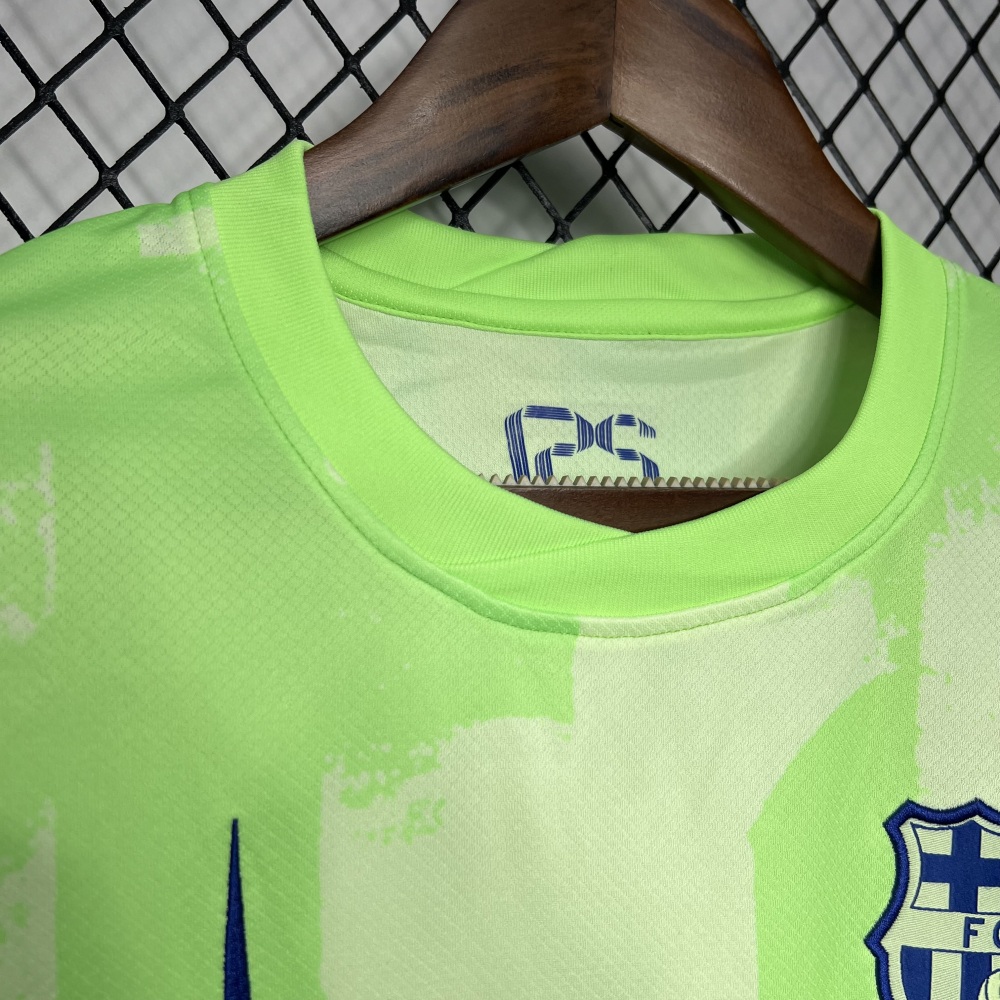 Barcelona 24/25 second away kit fan version