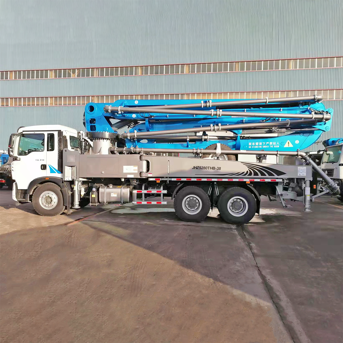 Own Manufacturing Concrete Pump Truck with 58meters height