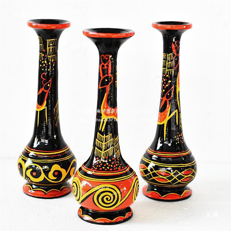 Sichuan Liangshan Yi ethnic intangible cultural heritage characteristic handicrafts Zhaojue Yi lacquerware vase decoration