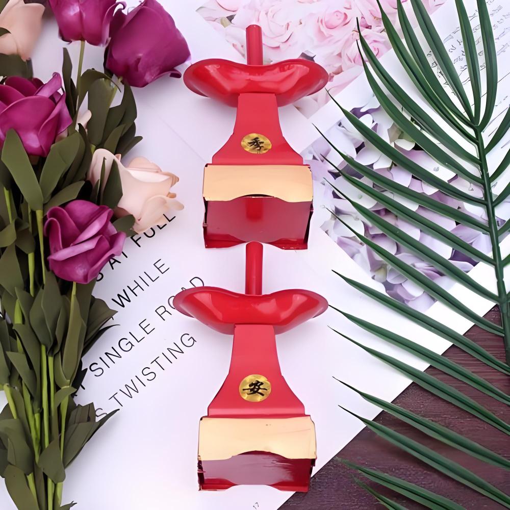 Chaoshan customs items, Buddhist utensils, square foot candle holders, bamboo sticks, candles, red candle holders, candle holders, candle bases