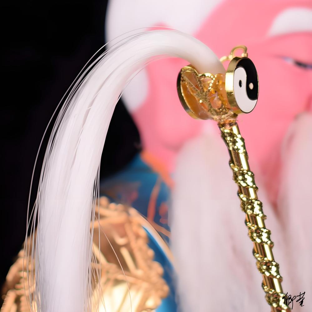 Lord Laozi artifact is used for dusting and decorating, while the Taoist priest's artifact is used for dusting and floating dust. The Three Cleanliness Bagua Tai Yi