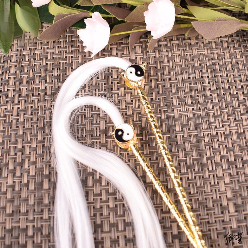 Lord Laozi artifact is used for dusting and decorating, while the Taoist priest's artifact is used for dusting and floating dust. The Three Cleanliness Bagua Tai Yi