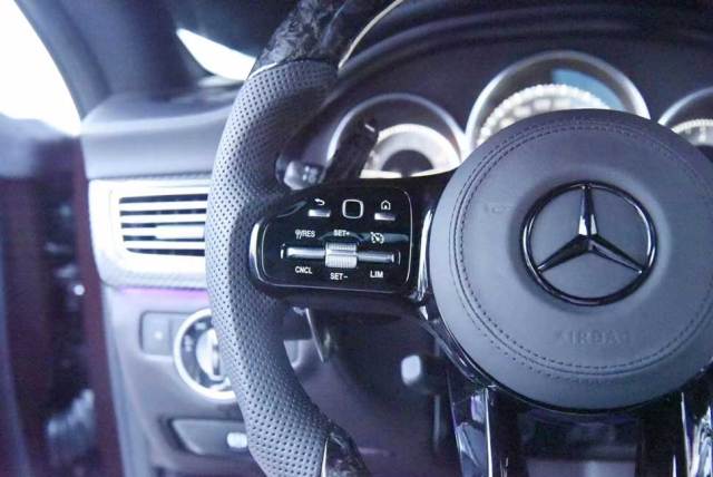 Custom Exclusive Carbon Fiber Steering Wheel with LED Race Digital Display for Mercedes Benz