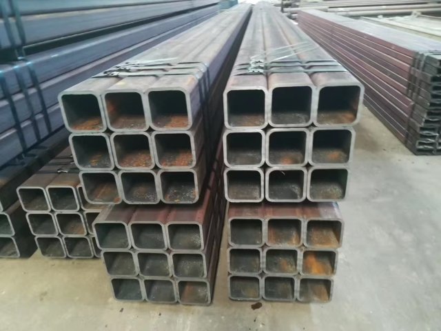 R-angle or Right-angle Galvanized Square Tubes: Customizable Drawn for Industrial Use
