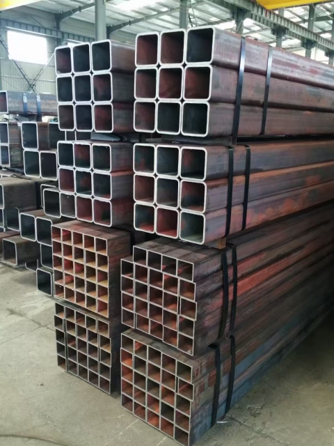 R-angle or Right-angle Galvanized Square Tubes: Customizable Drawn for Industrial Use