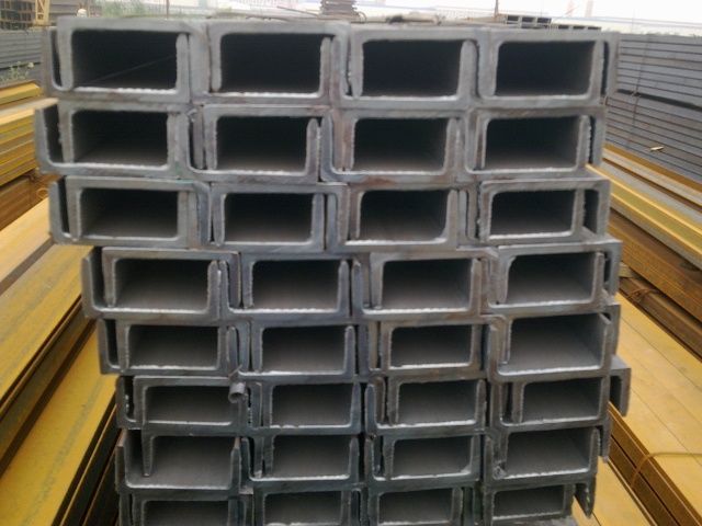 Channel steel and galvanized channel steel