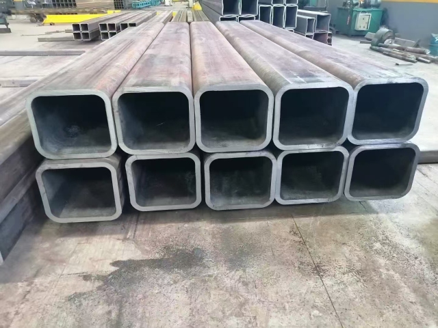 R-angle or Right-angle Galvanized Square Tubes: Customizable Drawn for Industrial Use