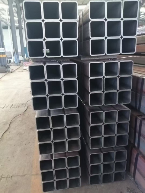 R-angle or Right-angle Galvanized Square Tubes: Customizable Drawn for Industrial Use