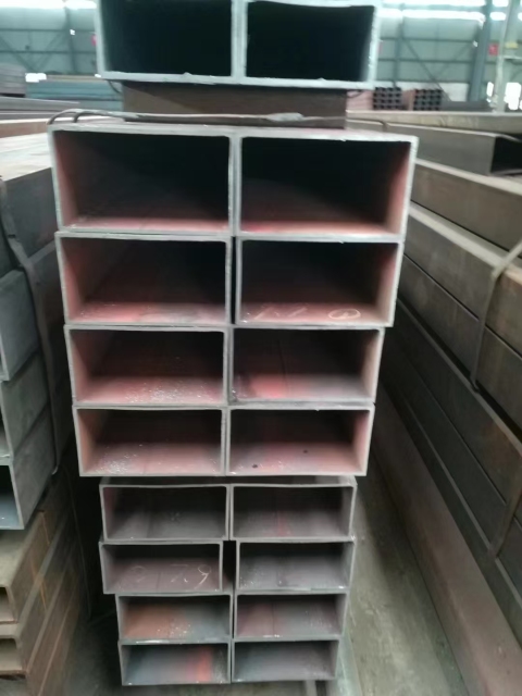 R-angle or Right-angle Galvanized Square Tubes: Customizable Drawn for Industrial Use