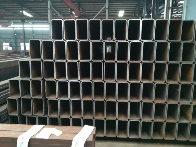 R-angle or Right-angle Galvanized Square Tubes: Customizable Drawn for Industrial Use