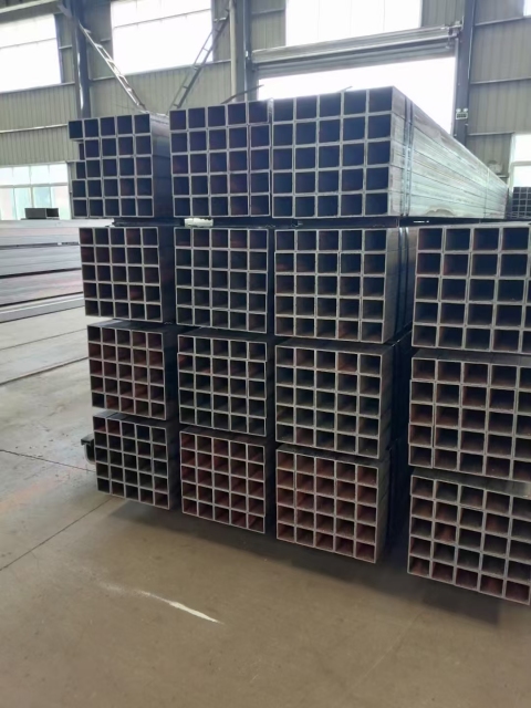 R-angle or Right-angle Galvanized Square Tubes: Customizable Drawn for Industrial Use