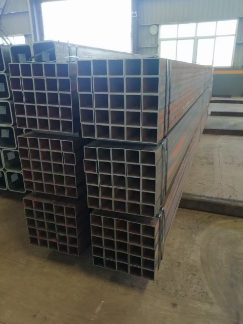 R-angle or Right-angle Galvanized Square Tubes: Customizable Drawn for Industrial Use