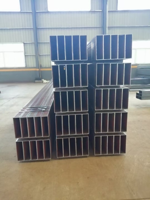 R-angle or Right-angle Galvanized Square Tubes: Customizable Drawn for Industrial Use