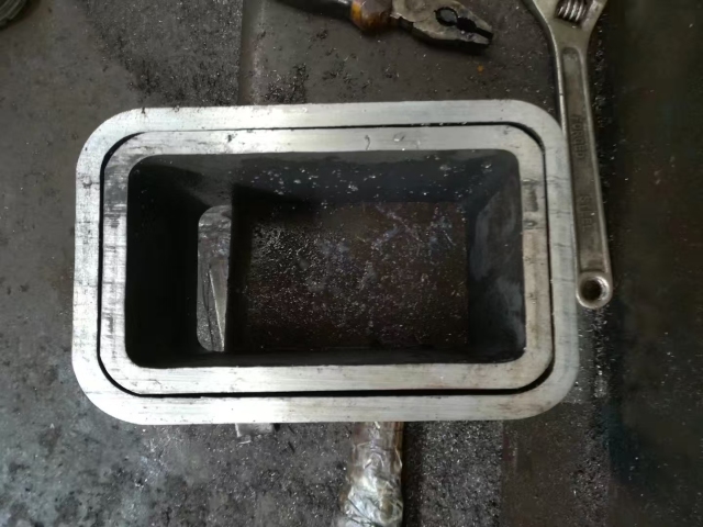 R-angle or Right-angle Galvanized Square Tubes: Customizable Drawn for Industrial Use