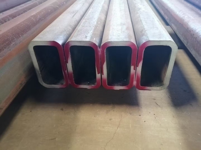 R-angle or Right-angle Galvanized Square Tubes: Customizable Drawn for Industrial Use