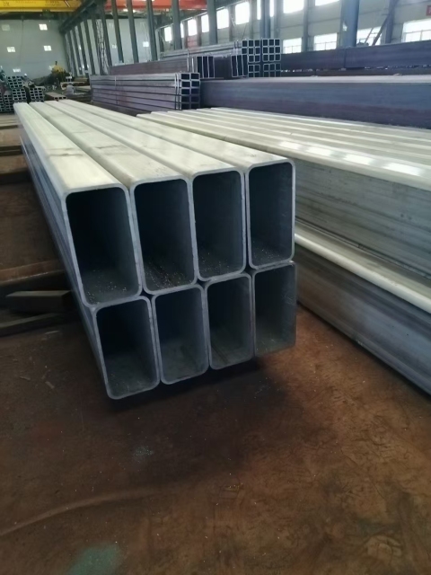 R-angle or Right-angle Galvanized Square Tubes: Customizable Drawn for Industrial Use