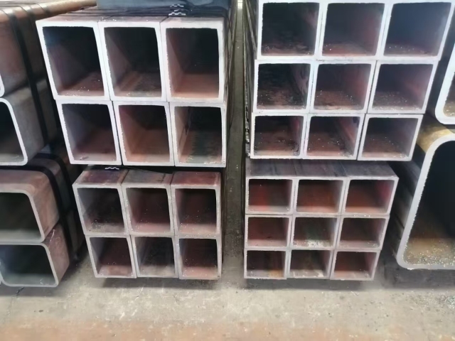 R-angle or Right-angle Galvanized Square Tubes: Customizable Drawn for Industrial Use