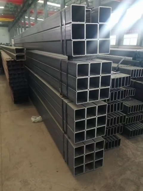 R-angle or Right-angle Galvanized Square Tubes: Customizable Drawn for Industrial Use