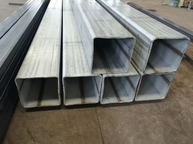 R-angle or Right-angle Galvanized Square Tubes: Customizable Drawn for Industrial Use