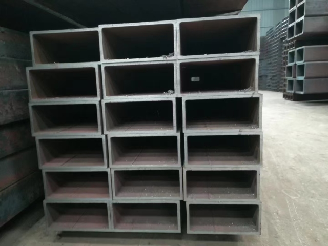 R-angle or Right-angle Galvanized Square Tubes: Customizable Drawn for Industrial Use