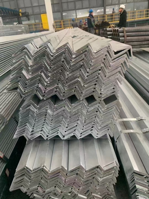Galvanized Equal Angle Iron - Custom Sizes for Fabrication & Engineering