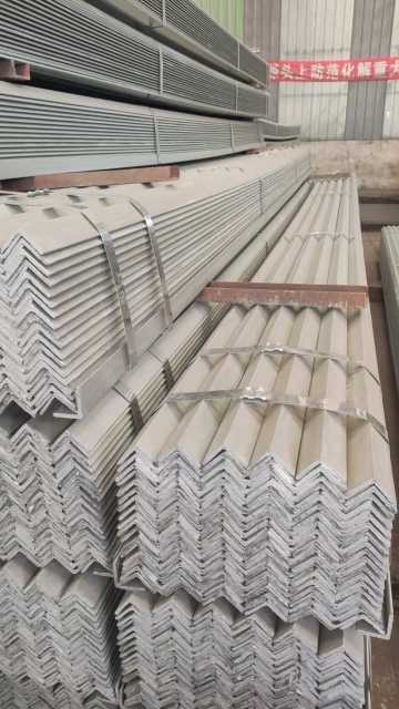 Galvanized Equal Angle Iron - Custom Sizes for Fabrication & Engineering