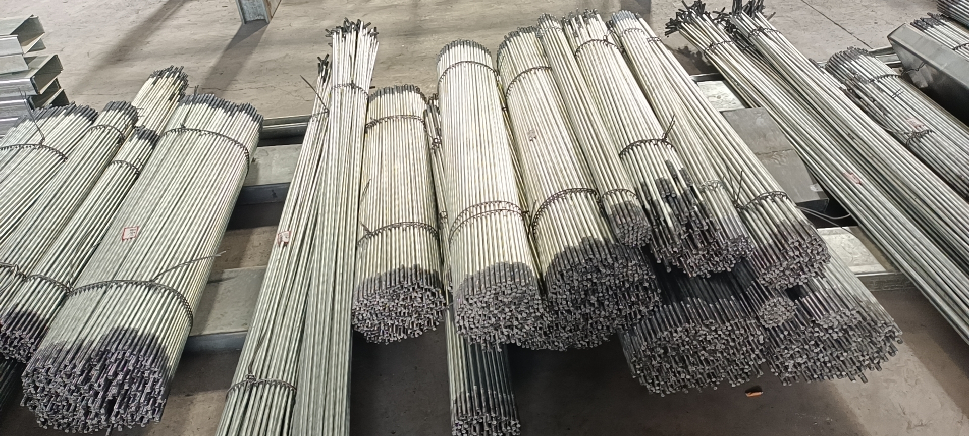 Galvanized round steel