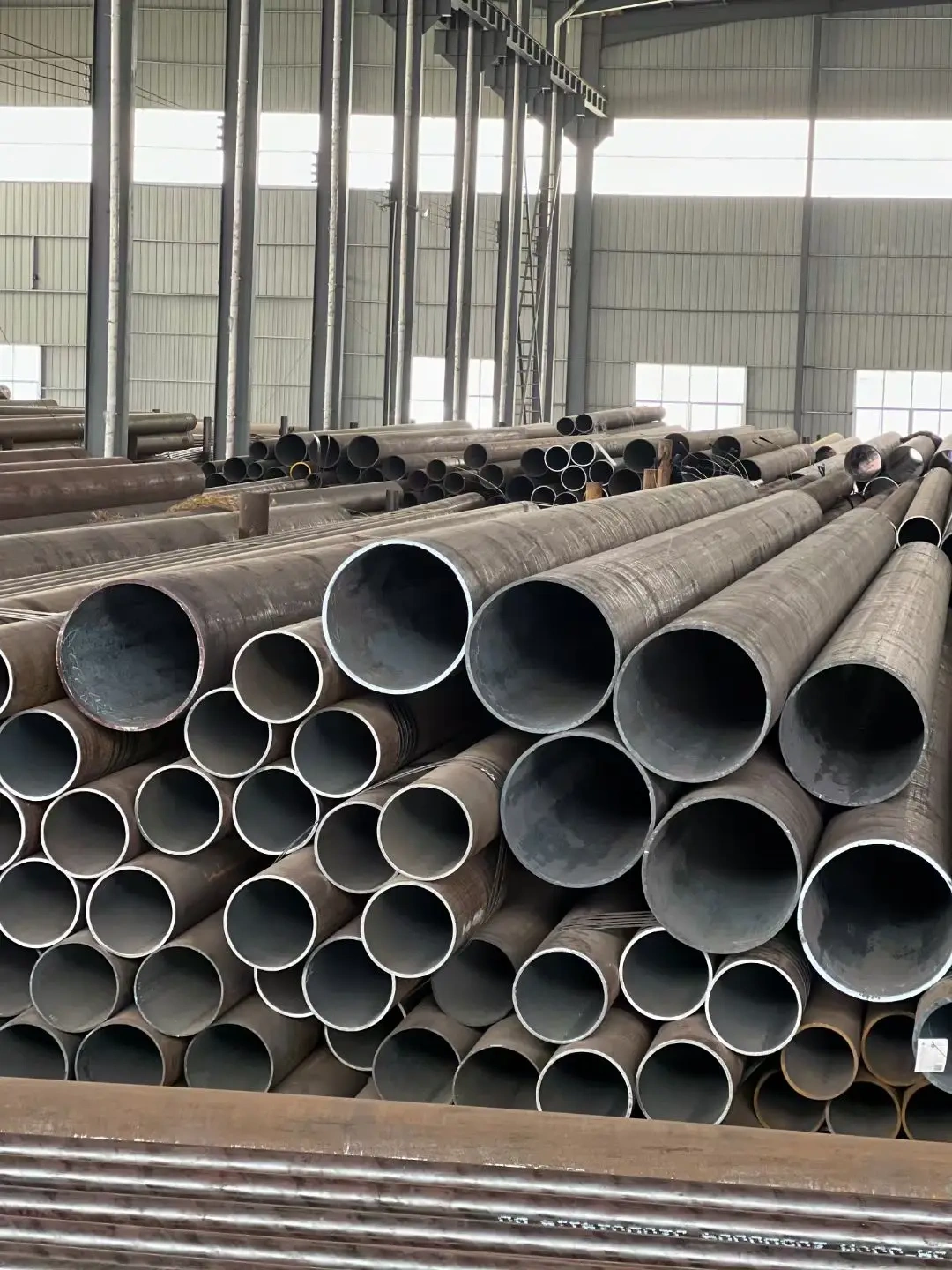 API Certified Seamless Steel Pipes Carbon Steel A335 P11 P22 P91 for Steam Boilers Oil Structure Application Welding Available