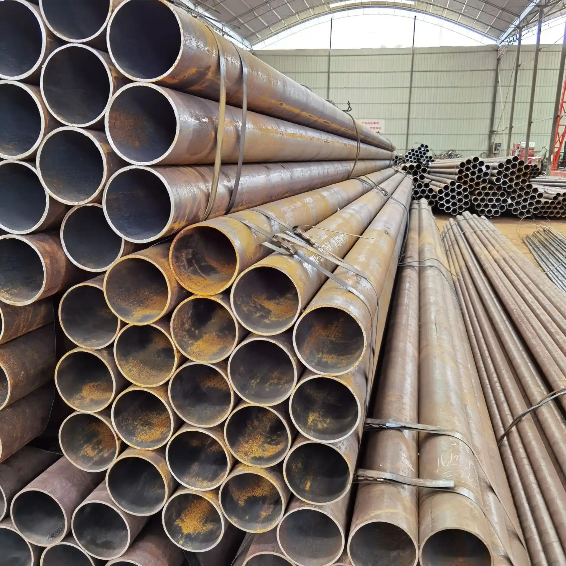 API Certified Seamless Steel Pipes Carbon Steel A335 P11 P22 P91 for Steam Boilers Oil Structure Application Welding Available