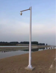 Traffic monitoring pole
