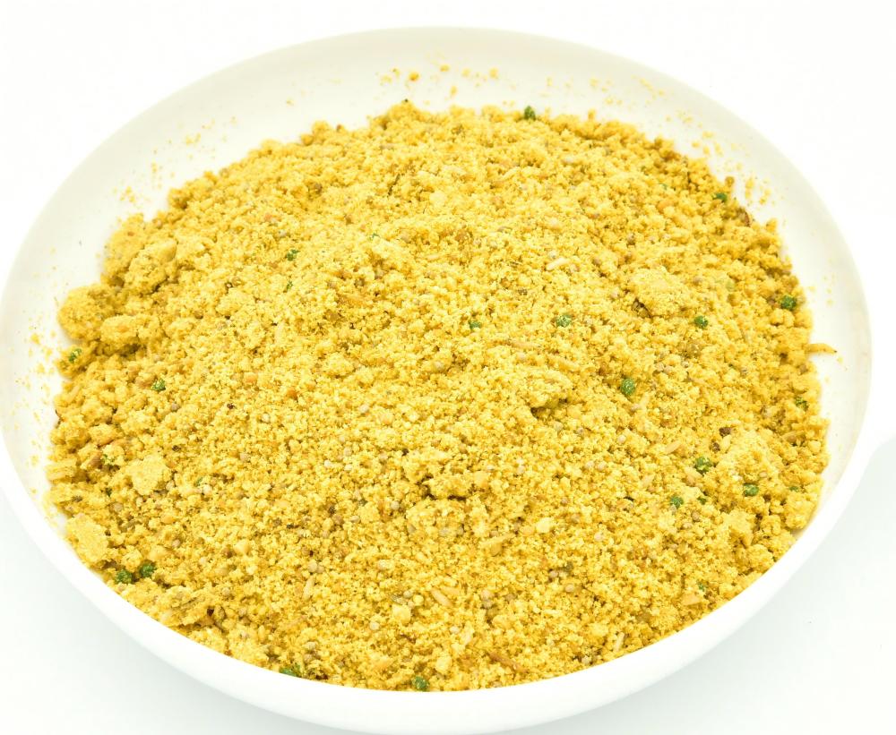 High-Energy Wet Egg Feed for Parrots