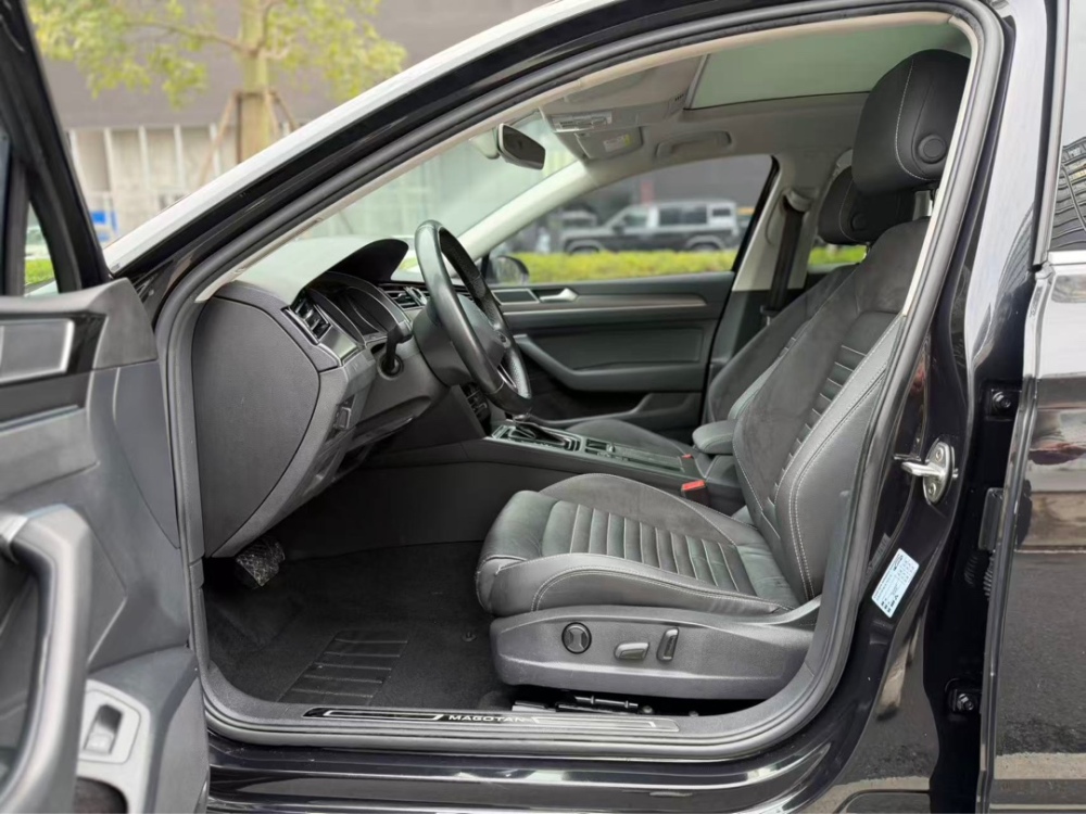 Volkswagen Magotan 2020 Magotan 2.0TSI Dual Clutch 330TSI Luxury Sedan